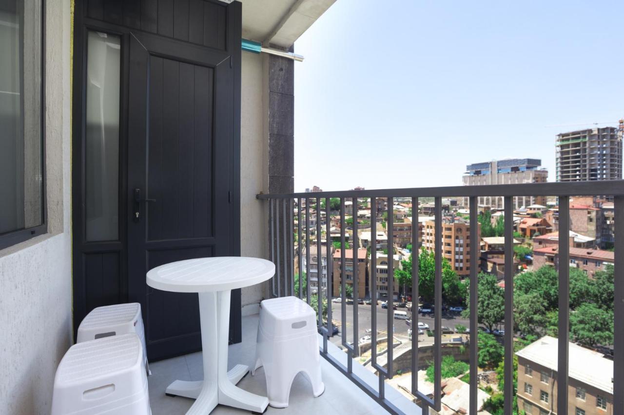 Stay Inn Apartments On Amiryan 26/4 Ереван Экстерьер фото